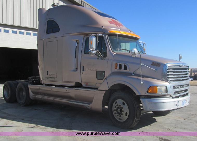image for item I7204 1998 Sterling AT9522 semi truck