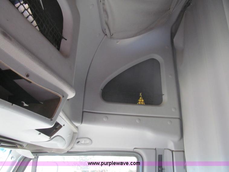 image for item I7204 1998 Sterling AT9522 semi truck