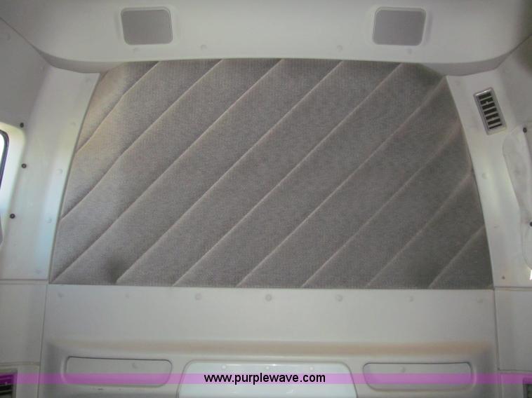 image for item I7204 1998 Sterling AT9522 semi truck