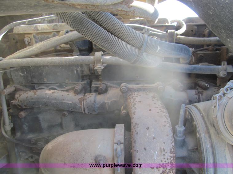 image for item I7204 1998 Sterling AT9522 semi truck