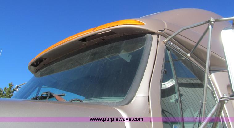 image for item I7204 1998 Sterling AT9522 semi truck