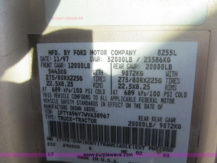 image for item I7204 1998 Sterling AT9522 semi truck