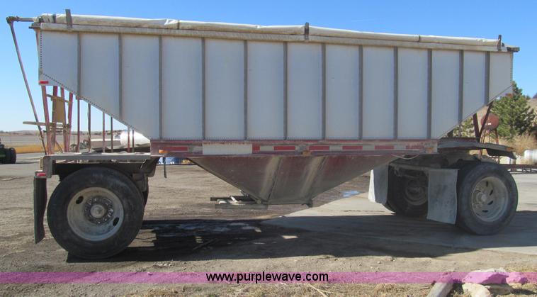 image for item I7205 1983 Doonan 21' pup grain trailer