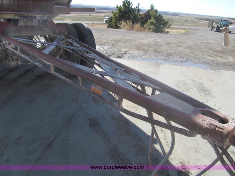 image for item I7205 1983 Doonan 21' pup grain trailer