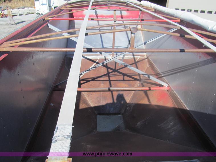 image for item I7205 1983 Doonan 21' pup grain trailer