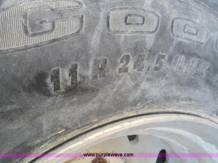 image for item I7205 1983 Doonan 21' pup grain trailer