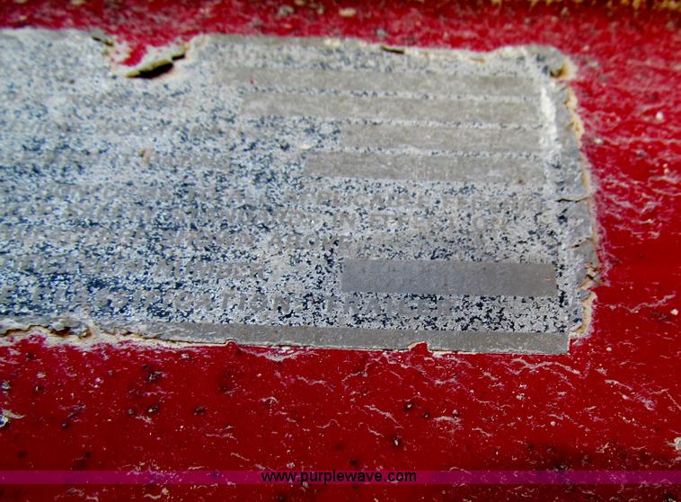 image for item I7205 1983 Doonan 21' pup grain trailer