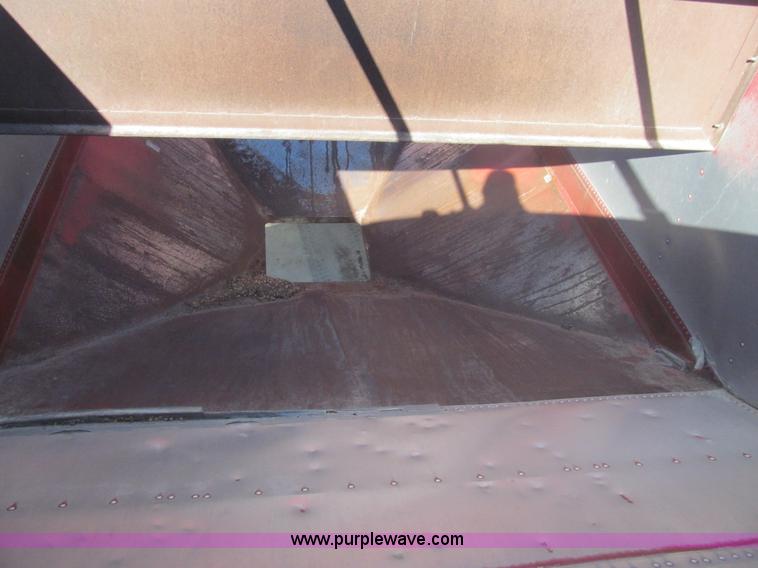 image for item I7206 1983 Doonan 24' fifth wheel grain trailer