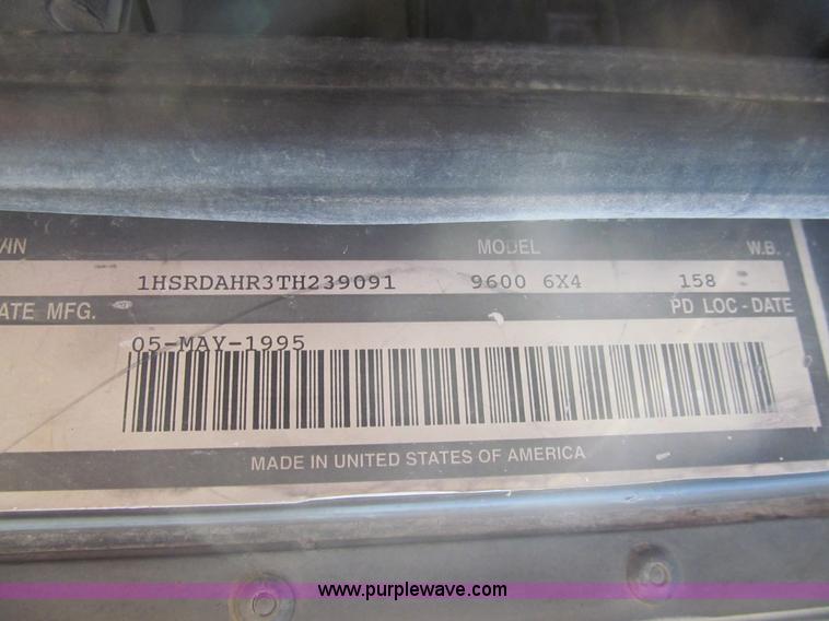 image for item I7207 1996 International 9600 semi truck