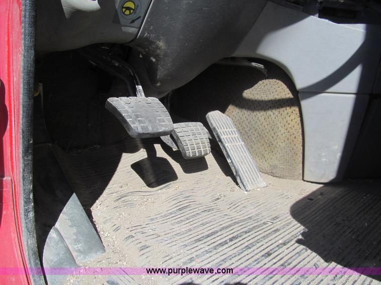 image for item I7208 1998 Freightliner FLC120 semi truck