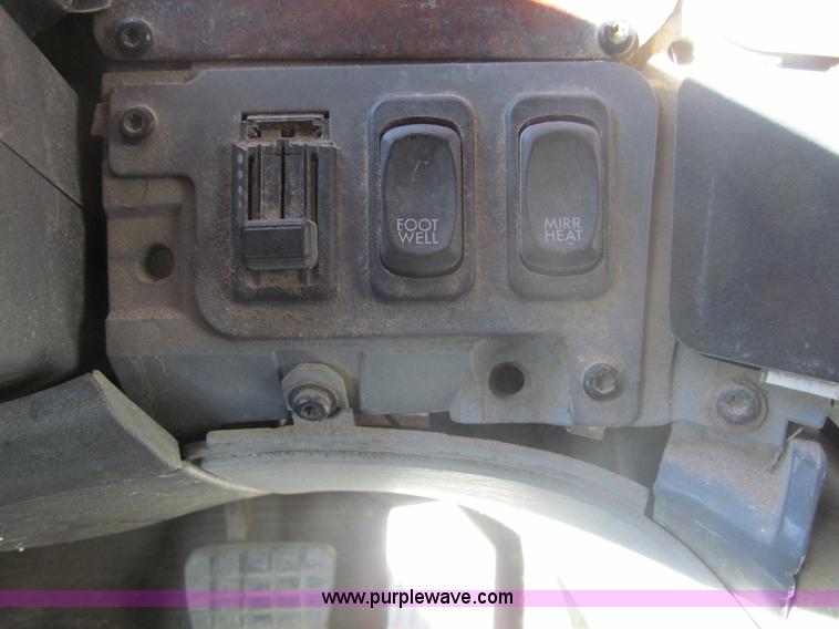 image for item I7208 1998 Freightliner FLC120 semi truck