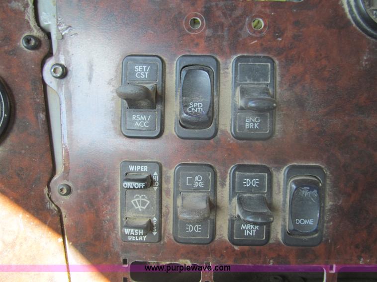 image for item I7208 1998 Freightliner FLC120 semi truck