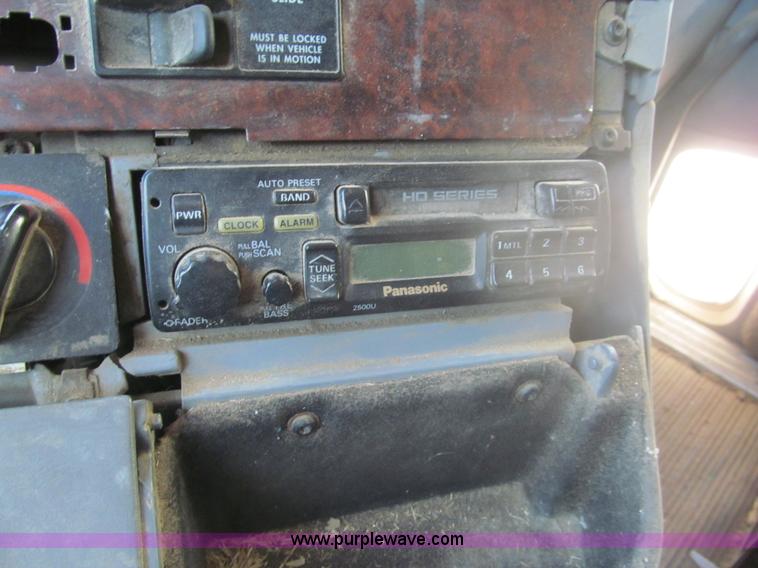 image for item I7208 1998 Freightliner FLC120 semi truck