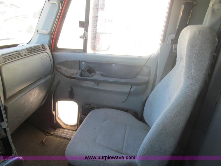 image for item I7208 1998 Freightliner FLC120 semi truck