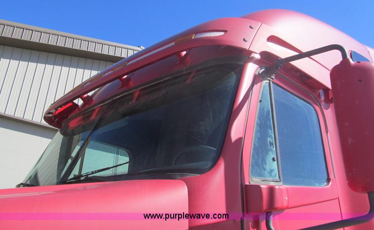 image for item I7208 1998 Freightliner FLC120 semi truck