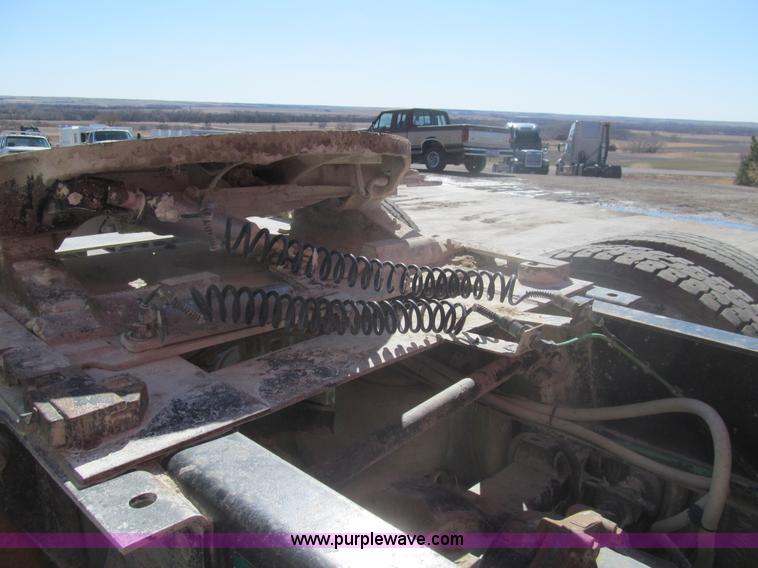 image for item I7208 1998 Freightliner FLC120 semi truck