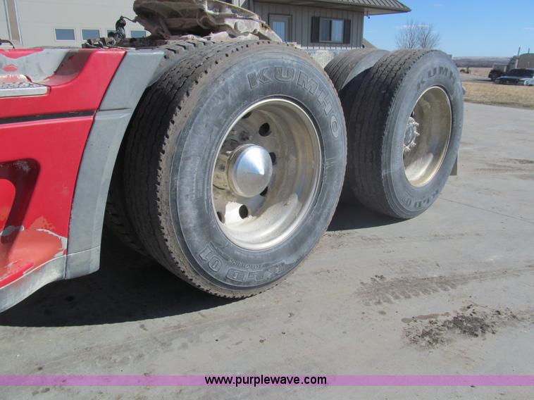 image for item I7208 1998 Freightliner FLC120 semi truck