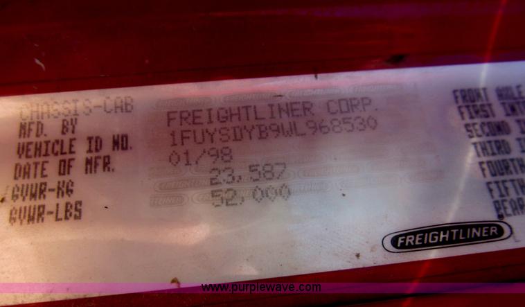 image for item I7208 1998 Freightliner FLC120 semi truck