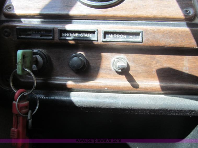 image for item I7210 1995 Freightliner FLD semi truck