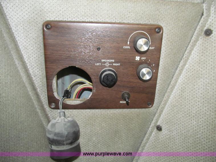 image for item I7210 1995 Freightliner FLD semi truck