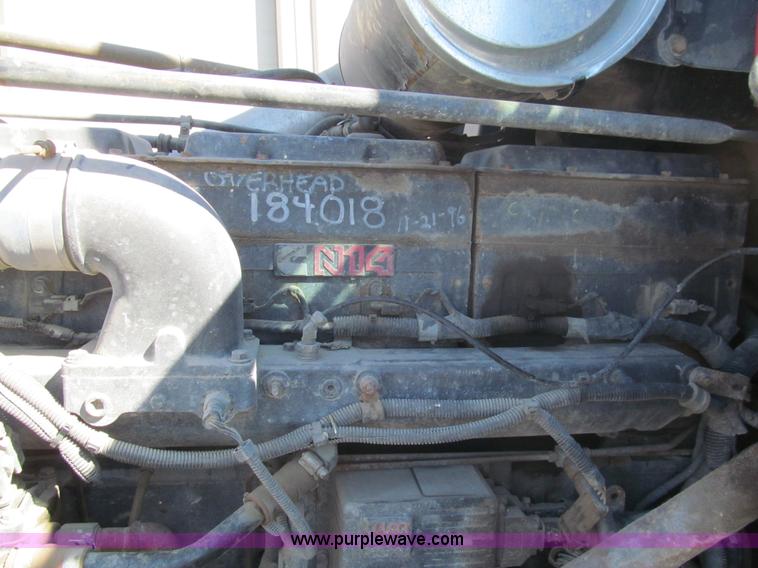 image for item I7210 1995 Freightliner FLD semi truck