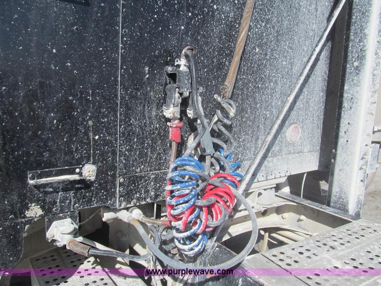 image for item I7210 1995 Freightliner FLD semi truck