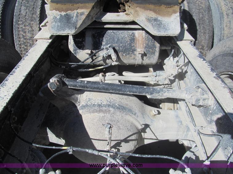 image for item I7210 1995 Freightliner FLD semi truck