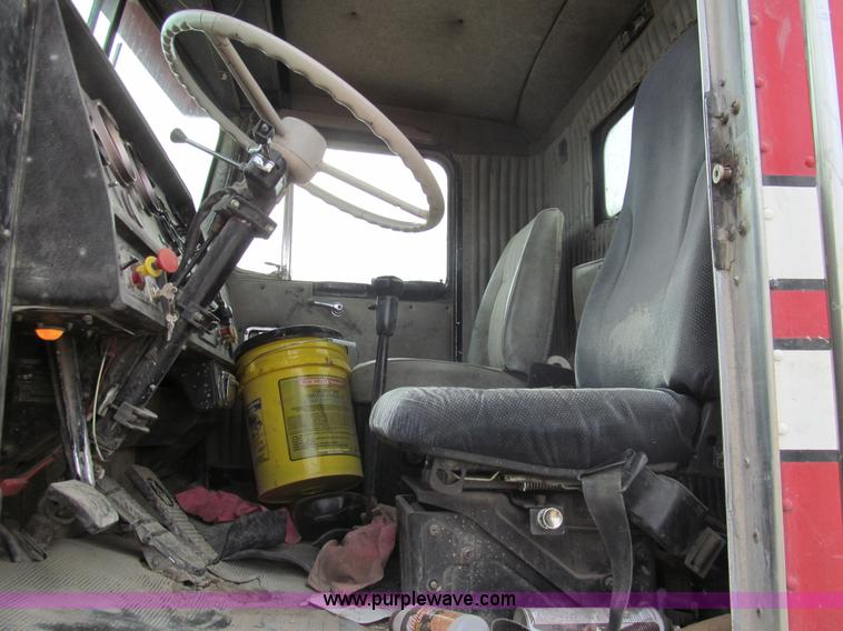 image for item I7236 1985 Kenworth W900 semi truck