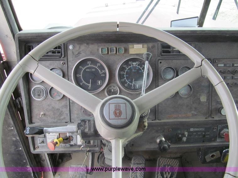 image for item I7236 1985 Kenworth W900 semi truck