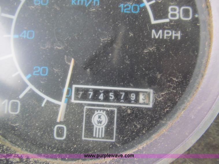 image for item I7236 1985 Kenworth W900 semi truck