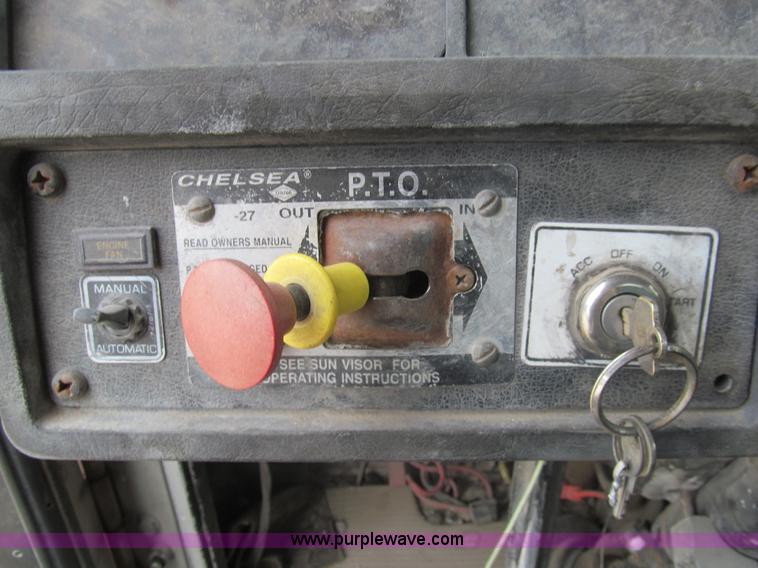 image for item I7236 1985 Kenworth W900 semi truck