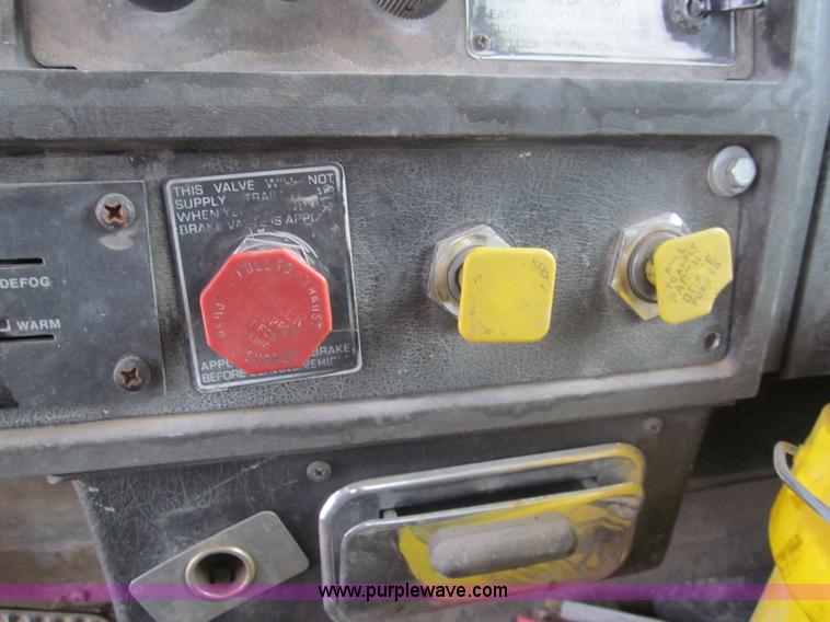 image for item I7236 1985 Kenworth W900 semi truck