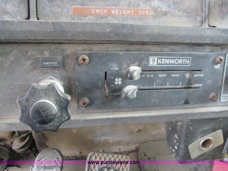 image for item I7236 1985 Kenworth W900 semi truck