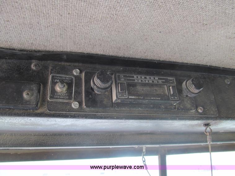 image for item I7236 1985 Kenworth W900 semi truck