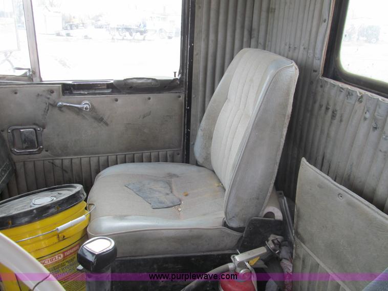 image for item I7236 1985 Kenworth W900 semi truck