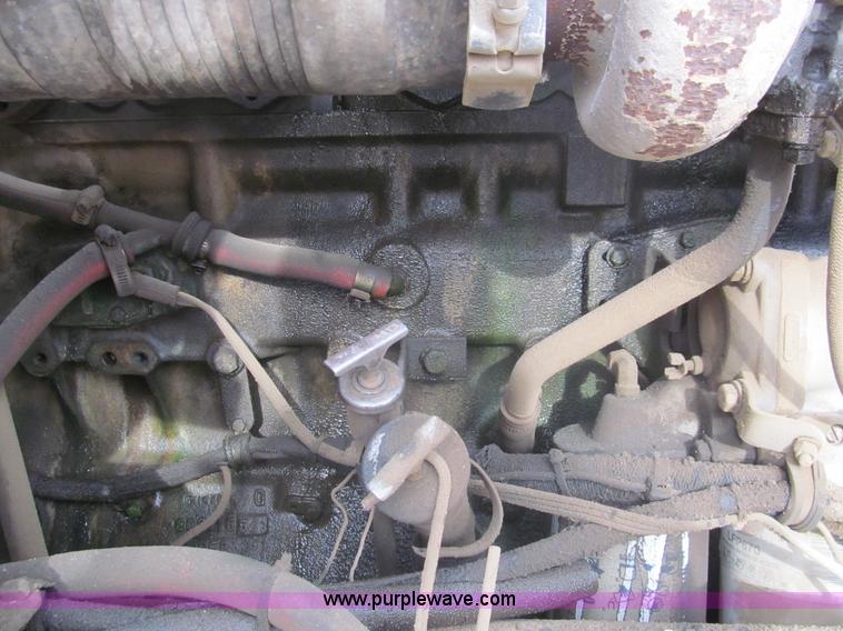 image for item I7236 1985 Kenworth W900 semi truck