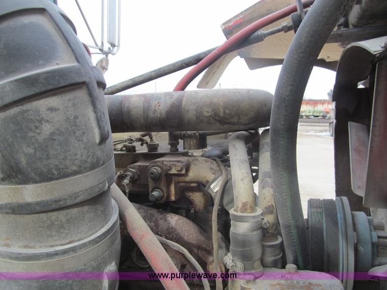 image for item I7236 1985 Kenworth W900 semi truck