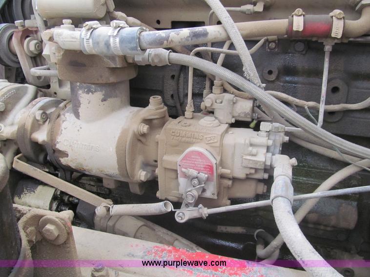 image for item I7236 1985 Kenworth W900 semi truck