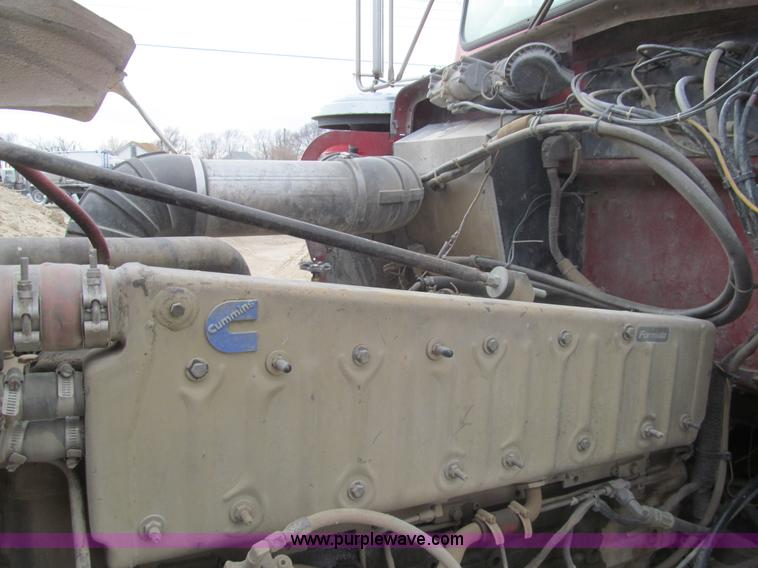 image for item I7236 1985 Kenworth W900 semi truck