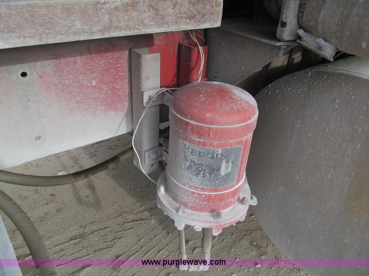 image for item I7236 1985 Kenworth W900 semi truck