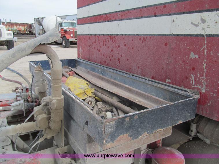 image for item I7236 1985 Kenworth W900 semi truck