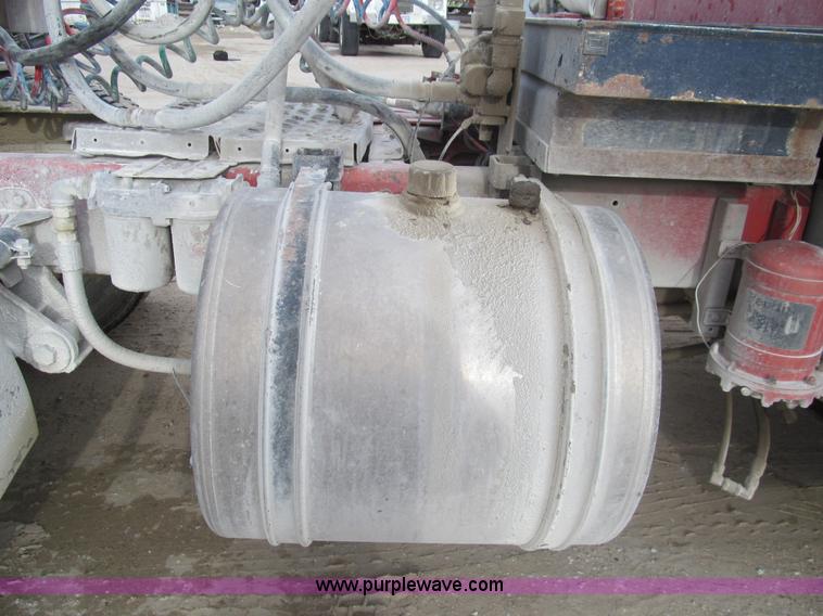 image for item I7236 1985 Kenworth W900 semi truck