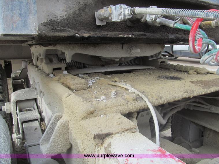 image for item I7236 1985 Kenworth W900 semi truck