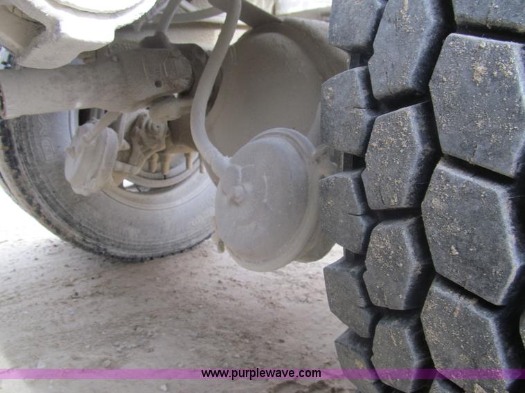 image for item I7236 1985 Kenworth W900 semi truck