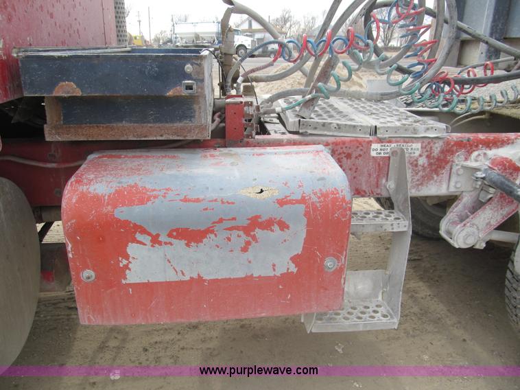 image for item I7236 1985 Kenworth W900 semi truck