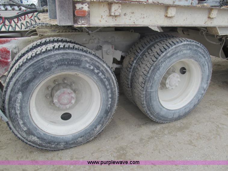 image for item I7236 1985 Kenworth W900 semi truck