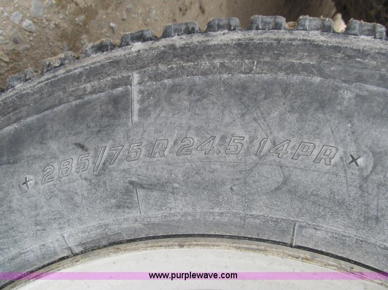 image for item I7236 1985 Kenworth W900 semi truck