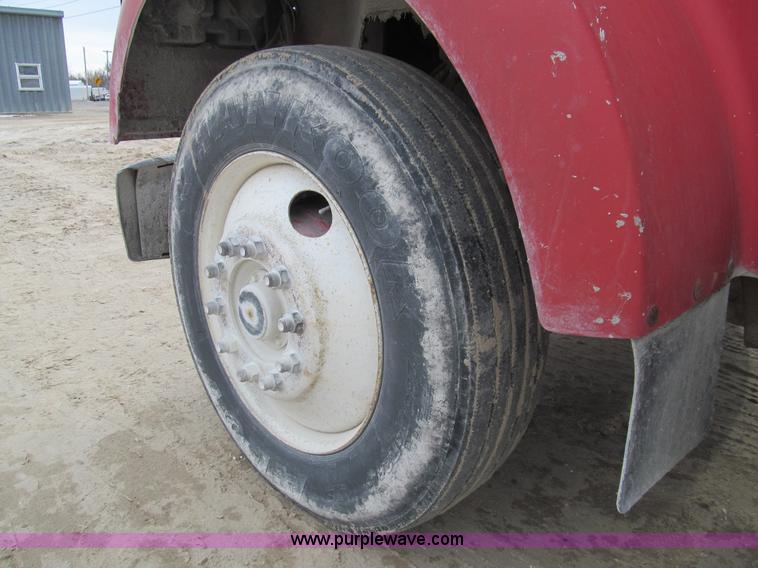 image for item I7236 1985 Kenworth W900 semi truck