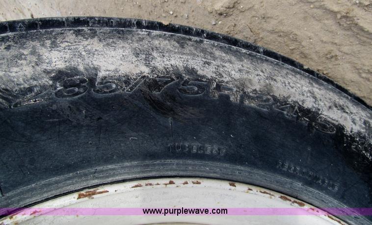 image for item I7236 1985 Kenworth W900 semi truck