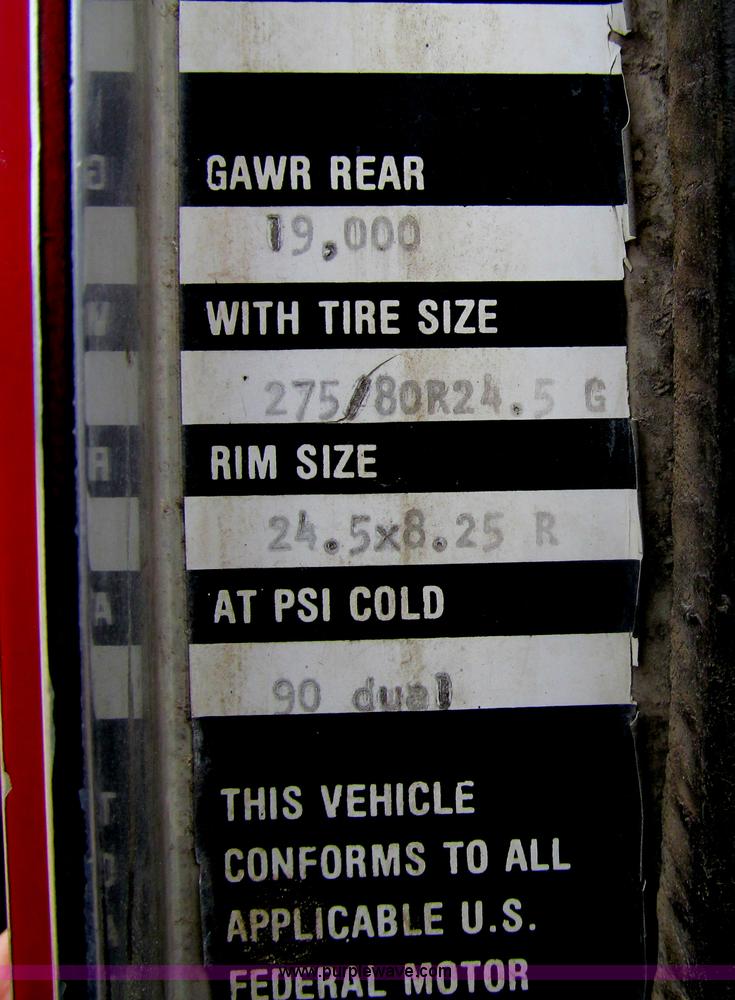 image for item I7236 1985 Kenworth W900 semi truck